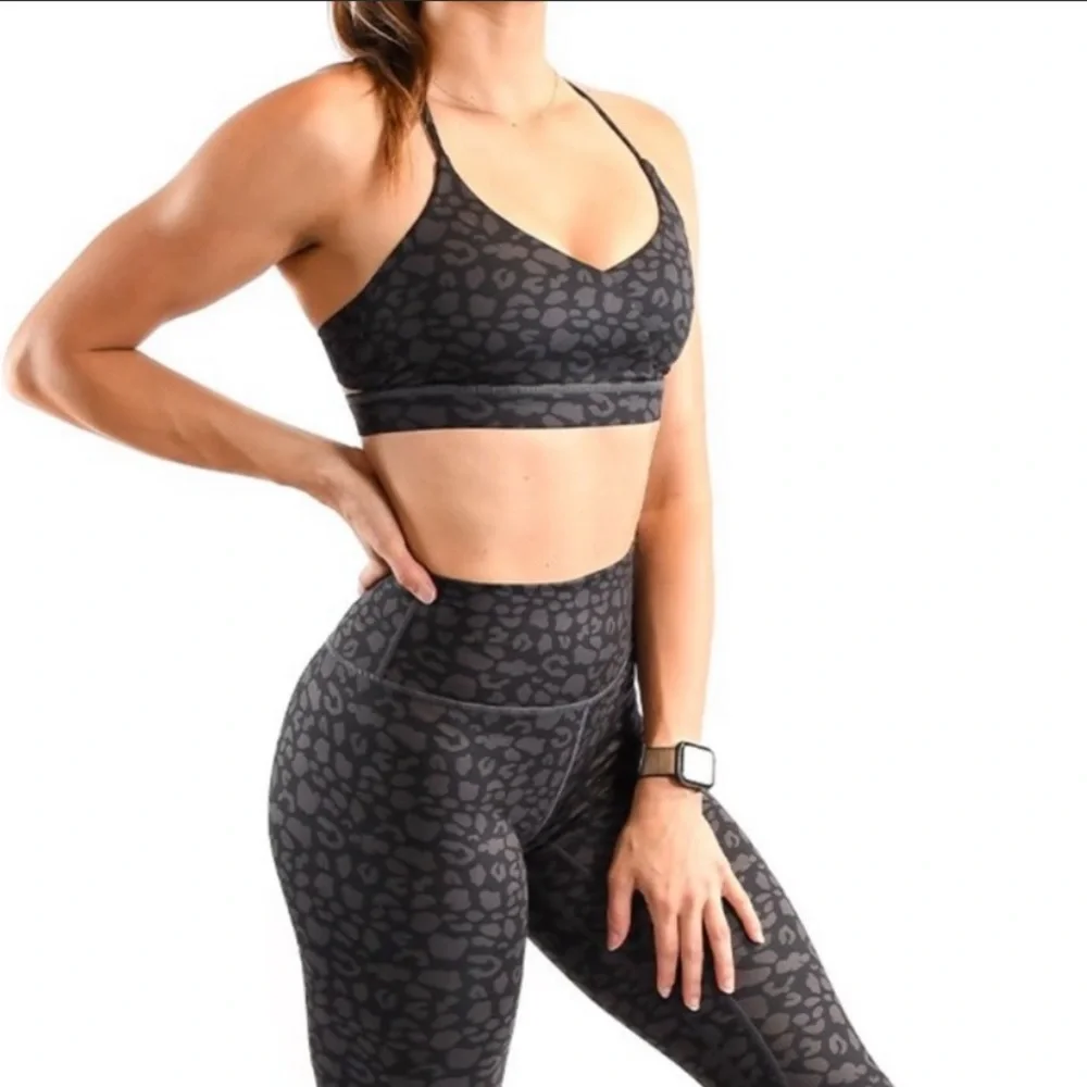 Til You Collapse features strappy